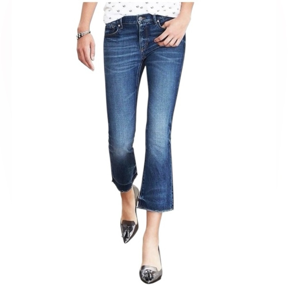 Banana republic premium denim cropped flare jeans women’s 27 Medium wash Raw ham